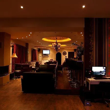 Pantheon & 2* Nerotrivia