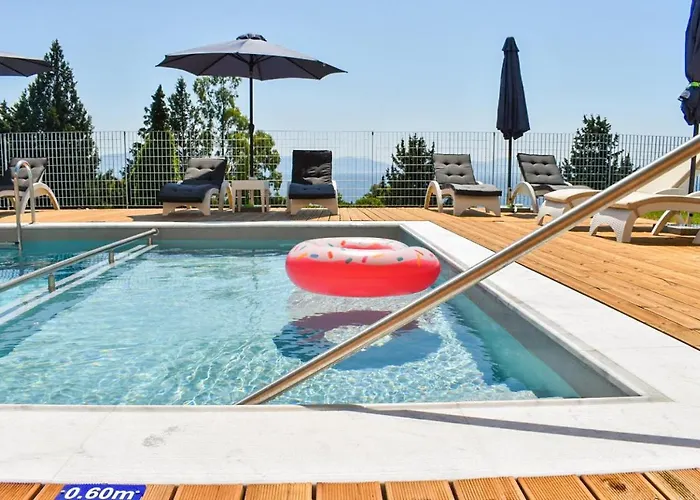 Pantheon & Aparthotel Nerotrivia